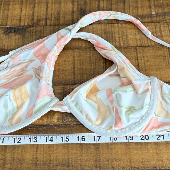 Asymmetrical Floral Bikini Top - Picture 4 of 6